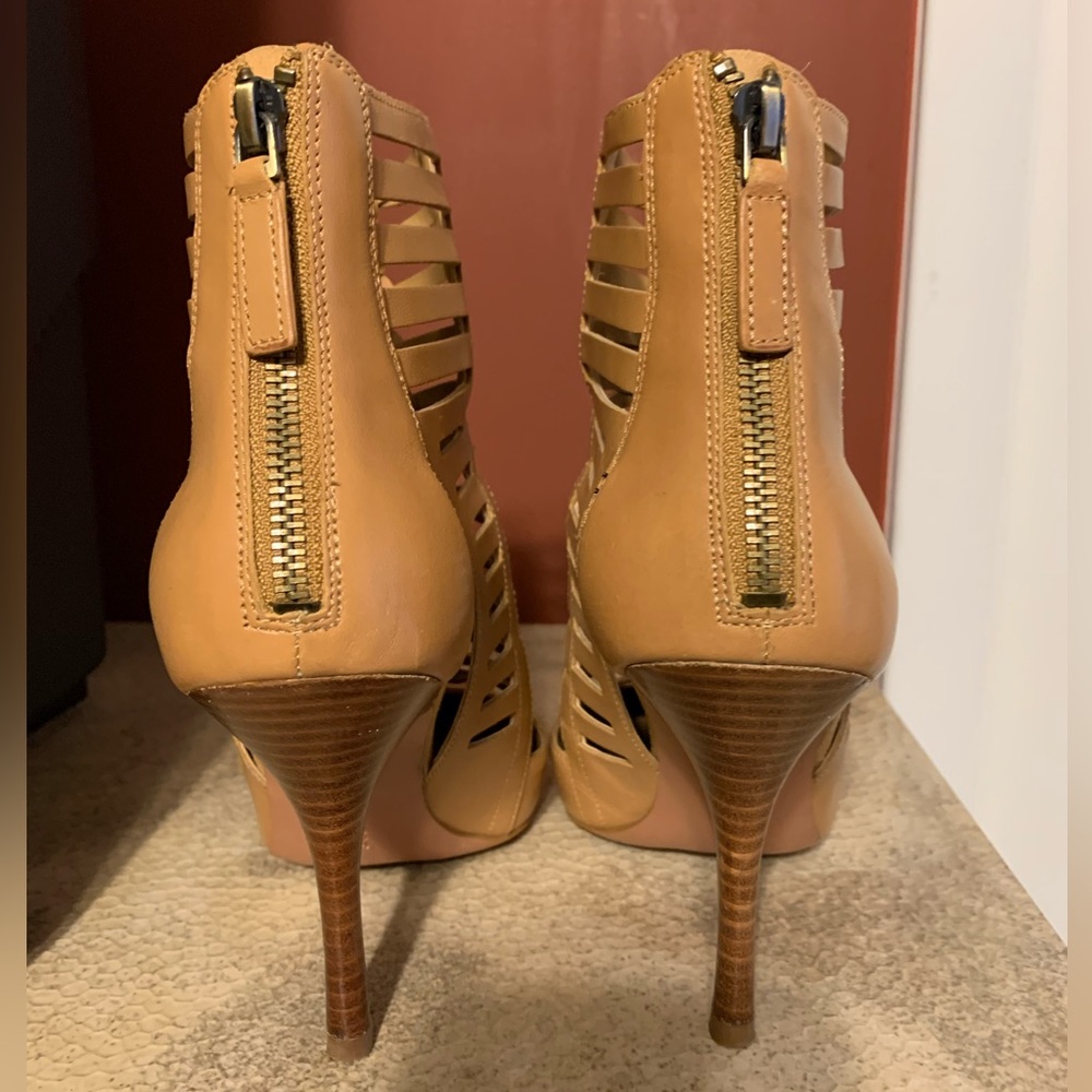 Nine West Bessy Tan Leather Bootie Size 7 - Picture 6 of 10